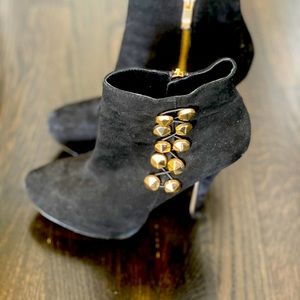 Vince Camuto Woman’s Size 7.5